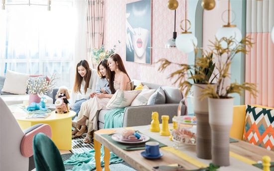 時(shí)尚單身女青年的“浪漫滿屋”，北歐風(fēng)定制意想不到的絢麗多姿！